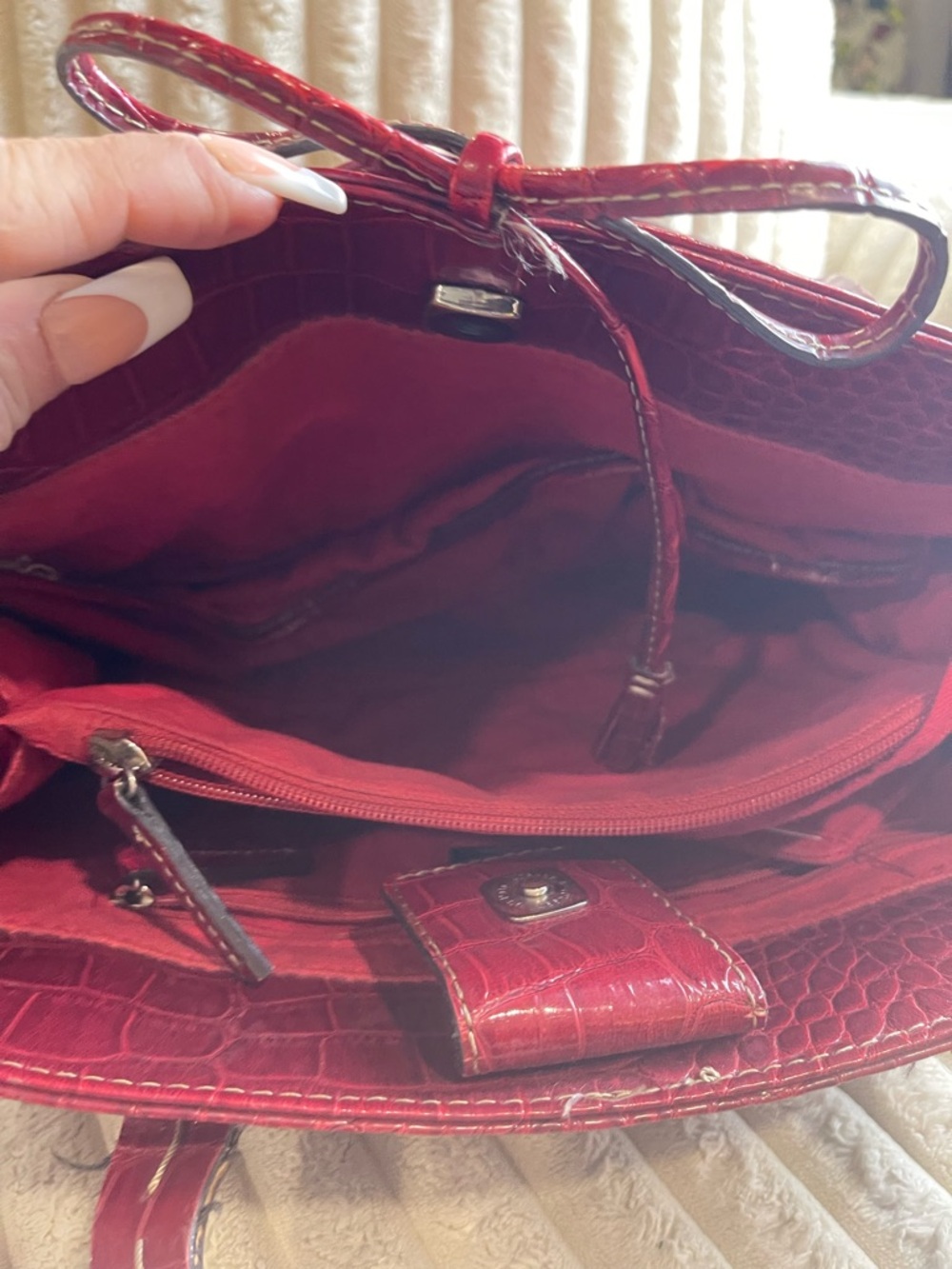 Liz Claiborne Croc-Embossed Tote in Deep Wine - Picture 7 of 9
